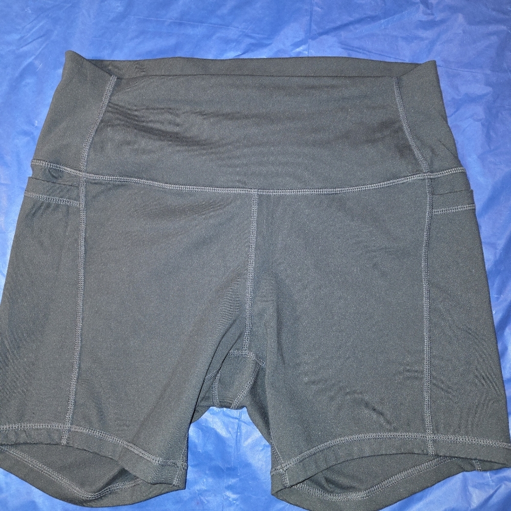Ethos Workout Short. Gray,  Pockets women's Size: XL